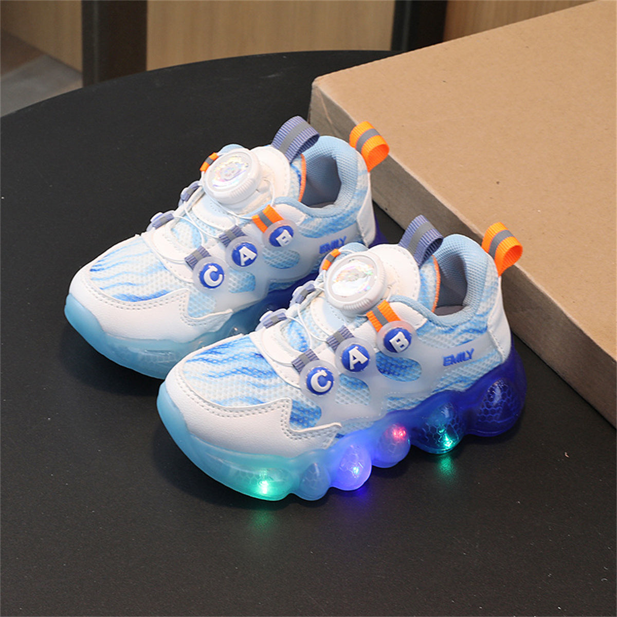 Children's and boys' light-up rotating button breathable running shoes