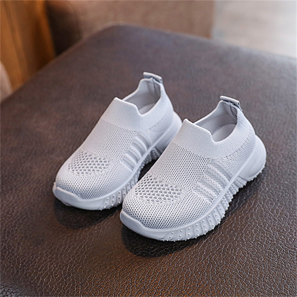 Children's solid color slip-on soft sole sports shoes