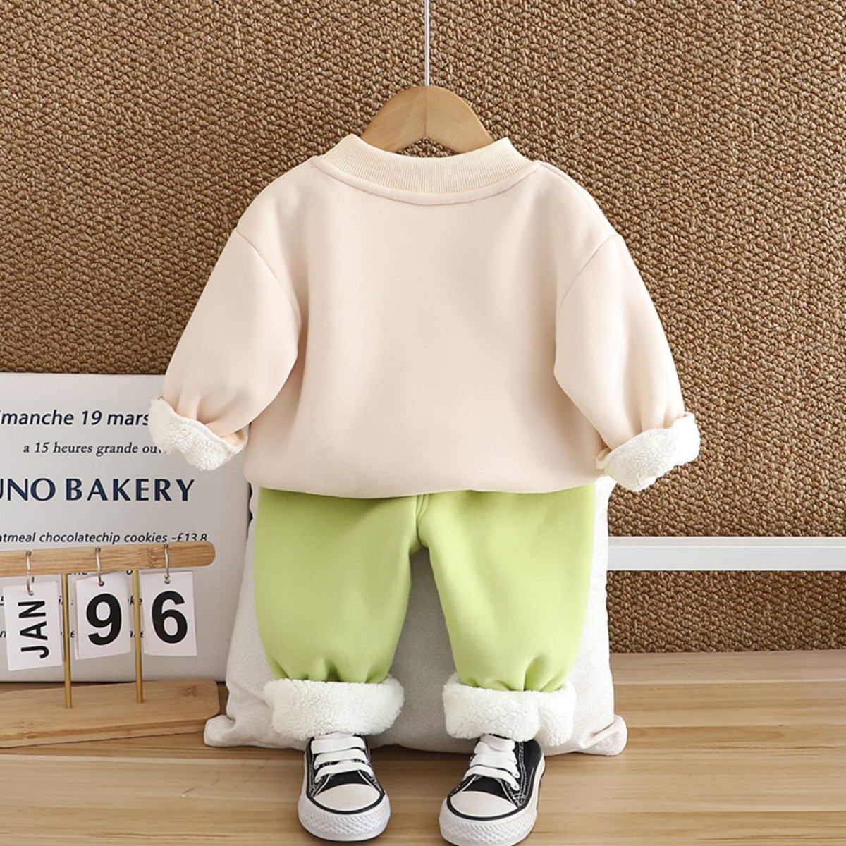 Boys autumn and winter clothes plus velvet thickened stylish suit children baby cartoon winter clothes frog sweater two-piece suit