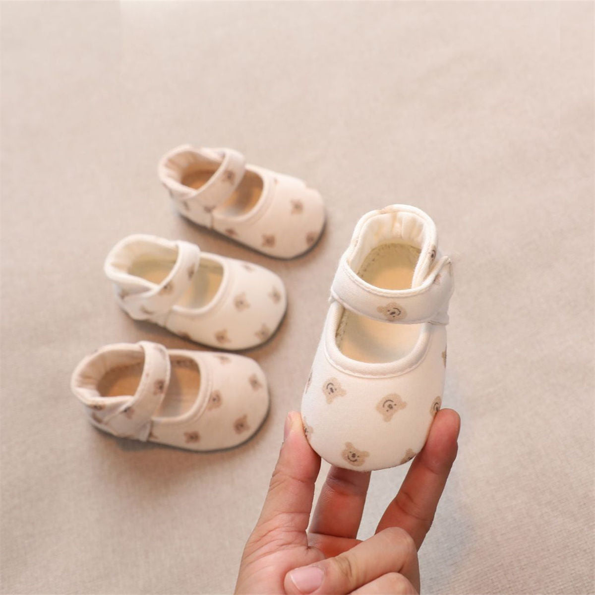 Cute bear soft-soled canvas shoes for infants and children