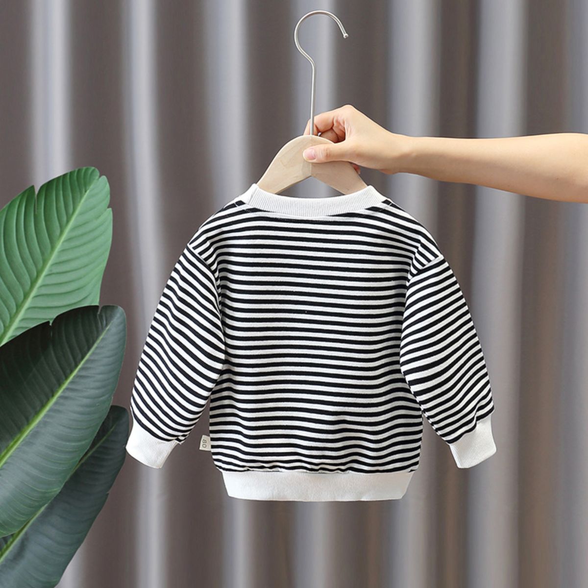 Boys' sweatshirts new autumn styles for children and babies cartoon autumn clothes for girls long-sleeved T-shirts children's striped tops