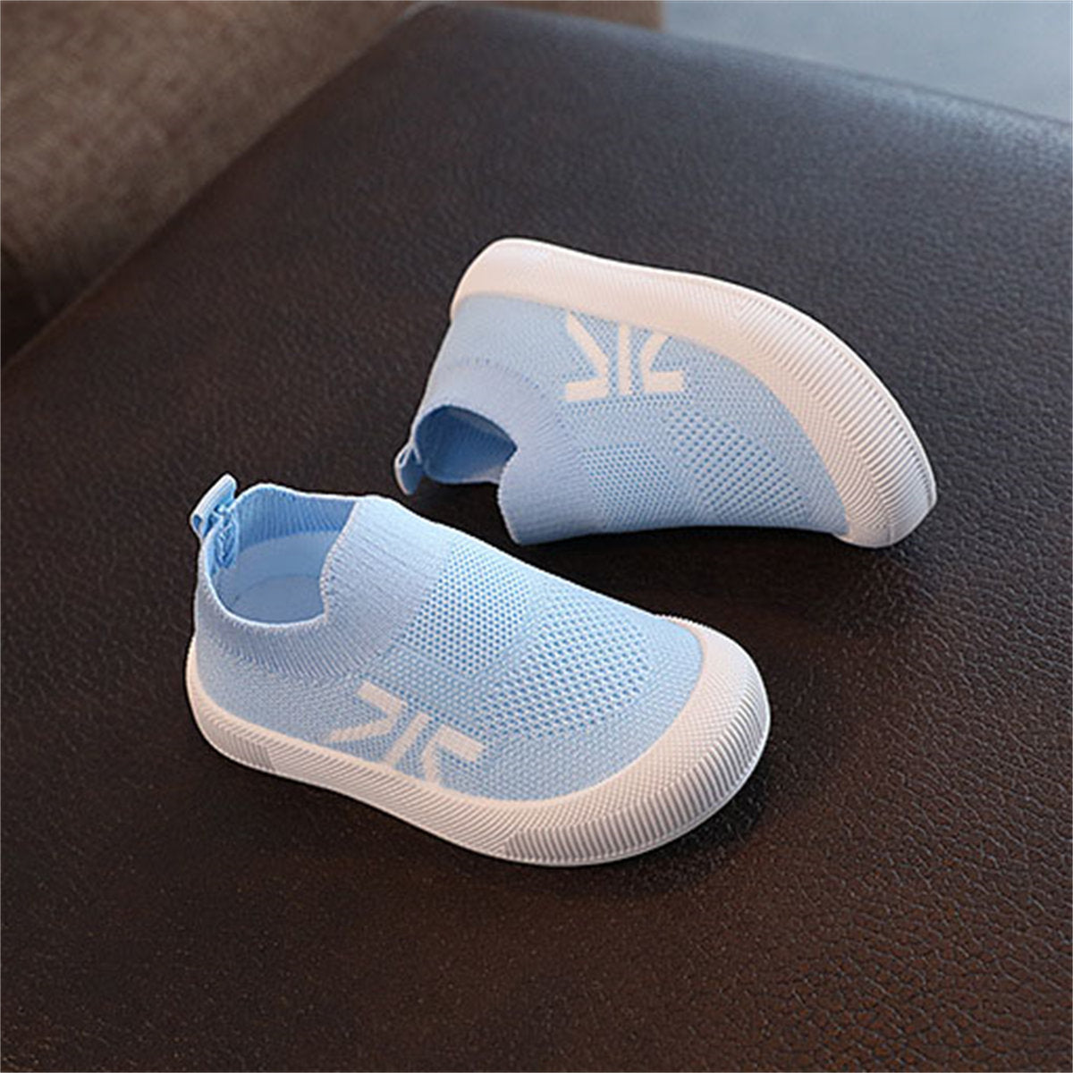 Children's slip-on woven sneakers