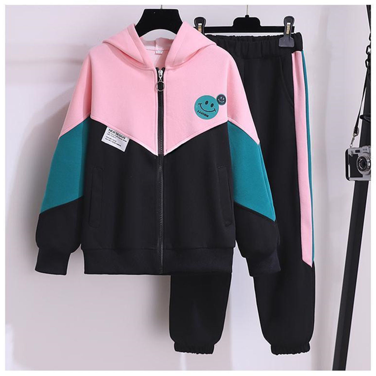 Autumn color matching cute casual style smiley face jacket suit for middle and large children and girls