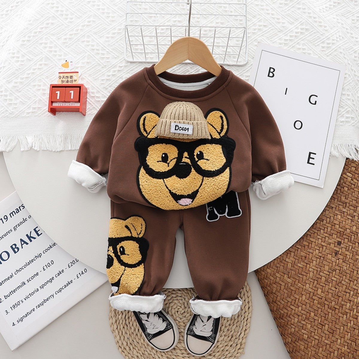 Winter wear plus velvet glasses bear sweater suit cartoon plus velvet sports two-piece suit