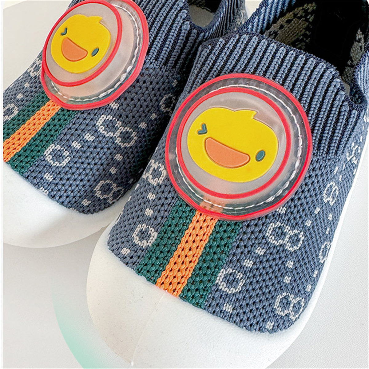 Wholesale children's floor shoes non-slip newborn baby early education shoes breathable and comfortable flashing doll baby toddler shoes