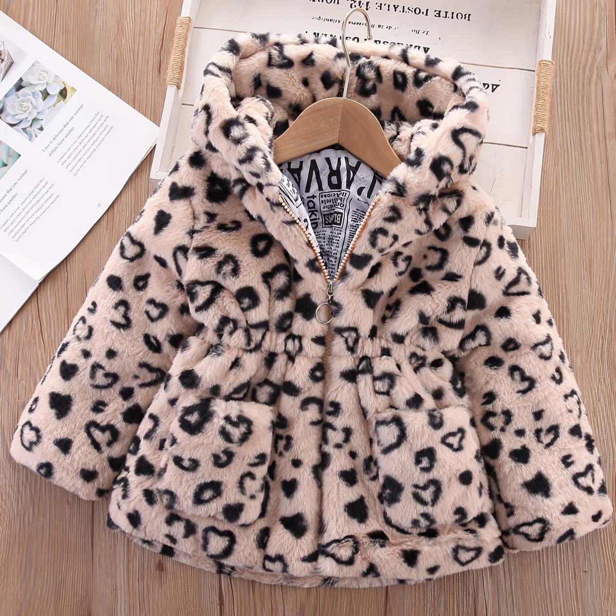 Autumn and winter new arrival girls cartoon cow fur coat children's hooded warm coat