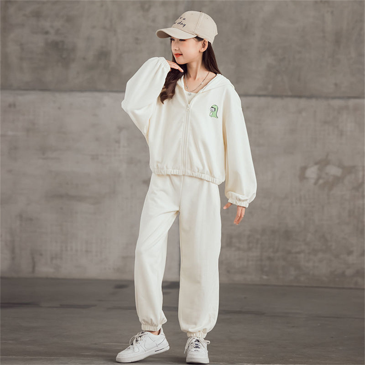 Girls 3-piece casual sports style solid color loose and comfortable cardigan suit