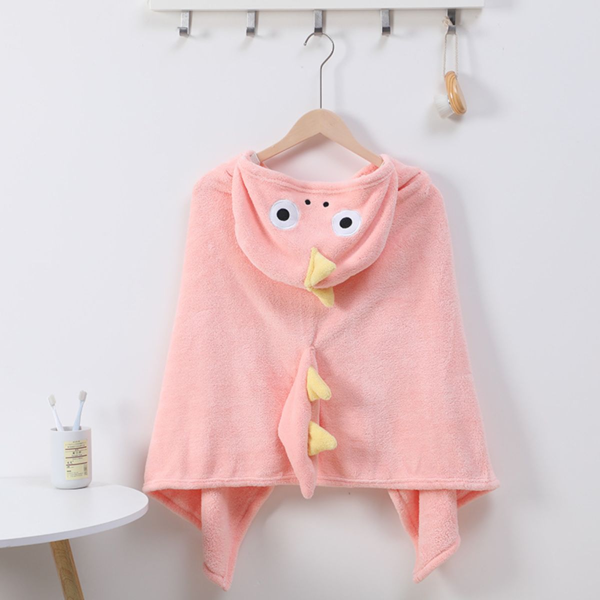 Thickened high-density coral fleece hooded cute pet cartoon cute water-absorbing bathrobe