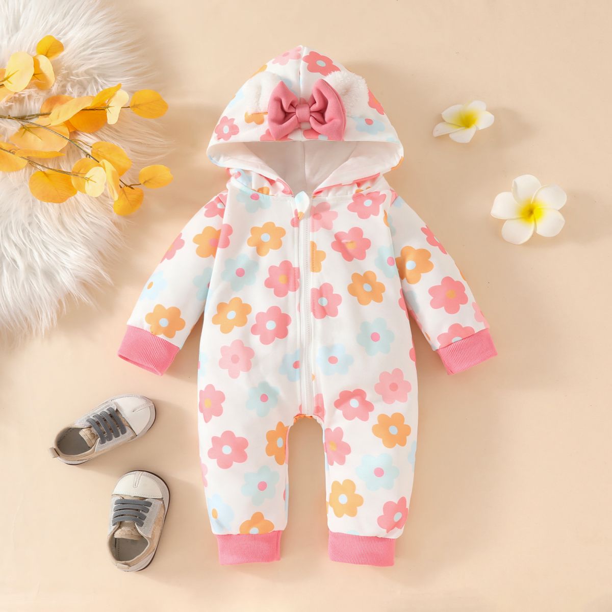 Newborn baby girl autumn and winter sweet casual cute comfortable soft three-dimensional plush bow hooded toddler jumpsuit long crawling clothes