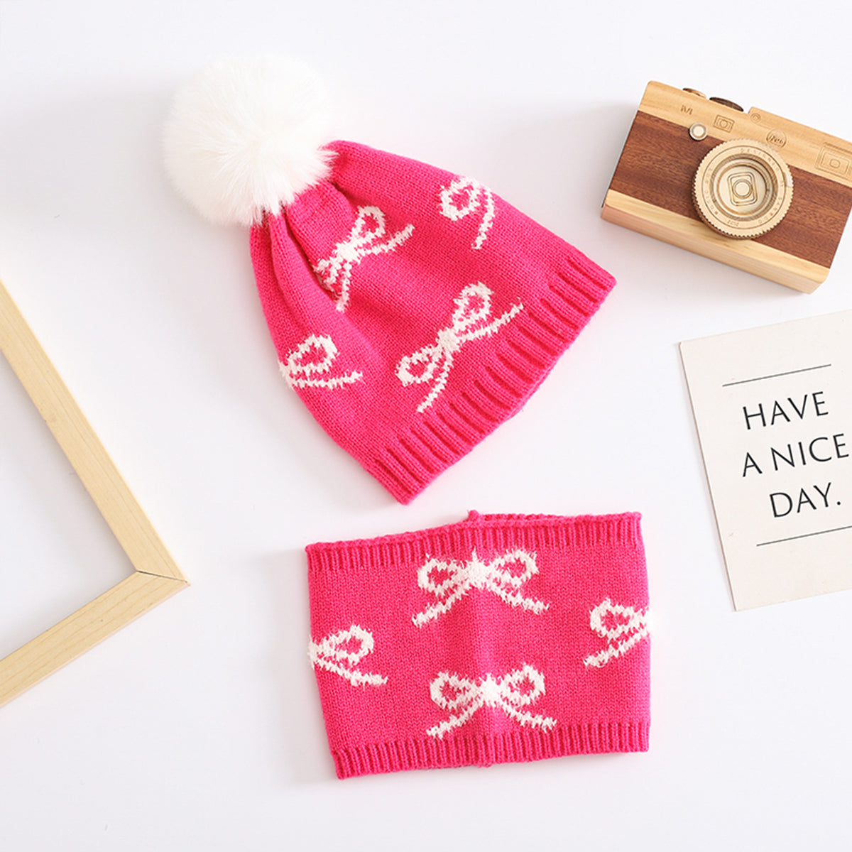 Children's woolen hat and neck set