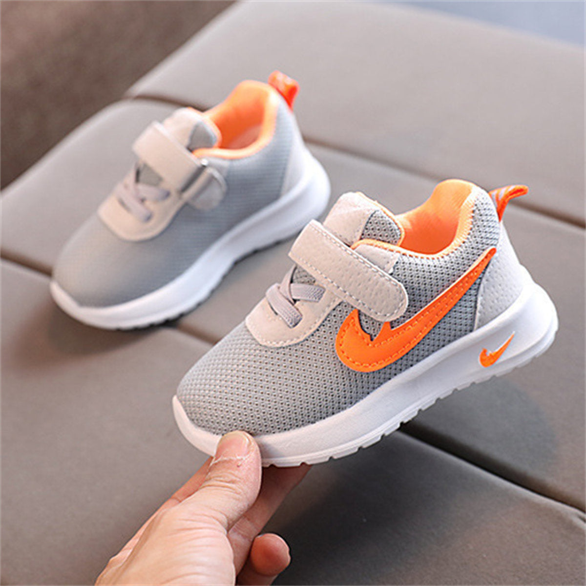 Children's solid color sports shoes