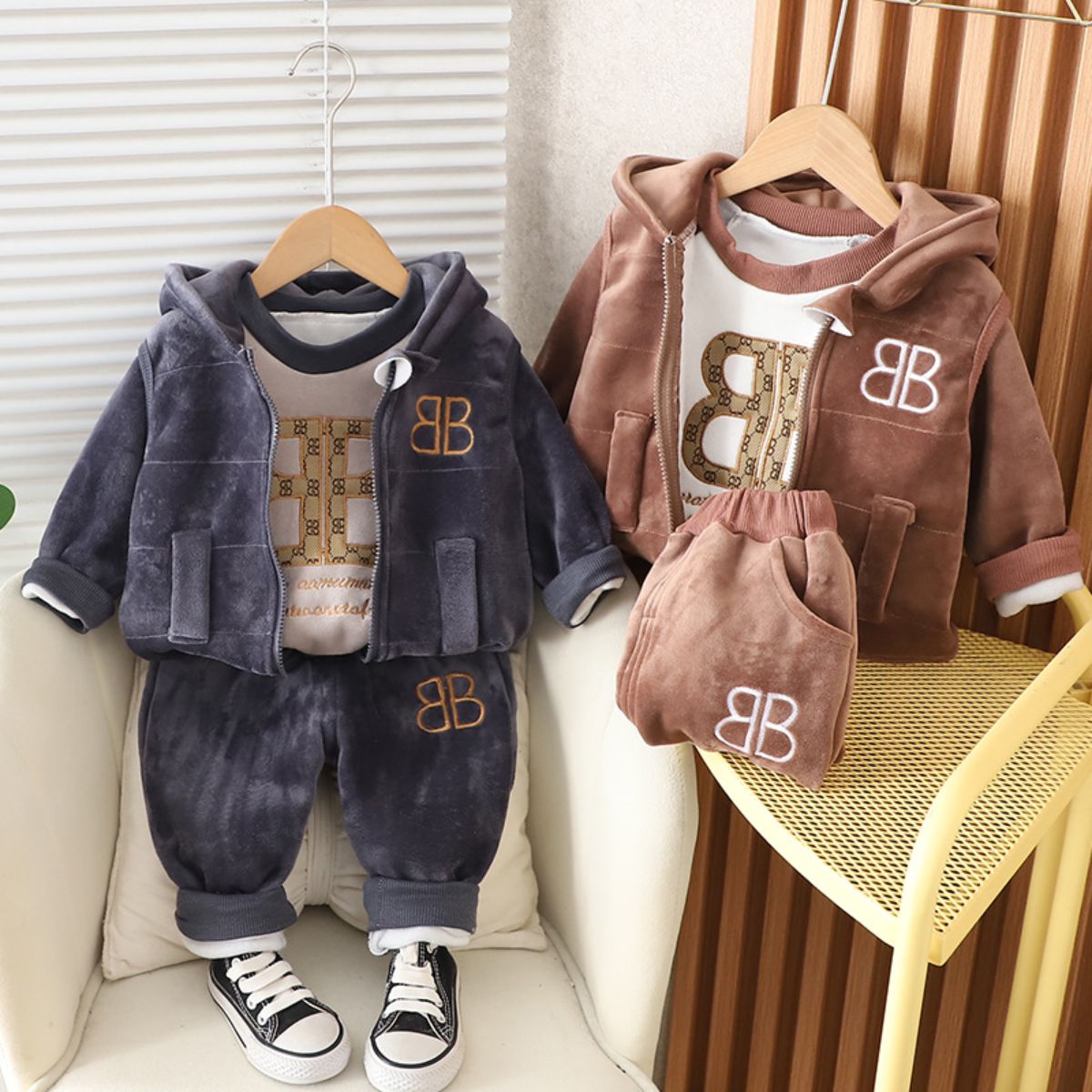 New autumn and winter children's clothing for boys and girls plush plush bear children's three-piece suits