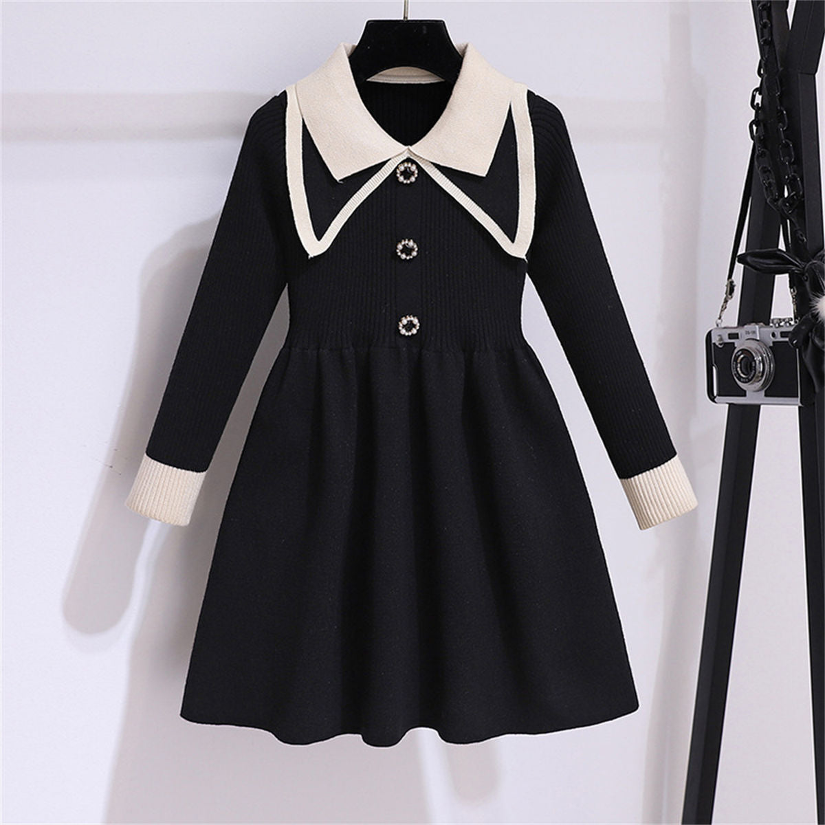 Middle and large girls autumn knitted sweater style simple style long sleeve dress