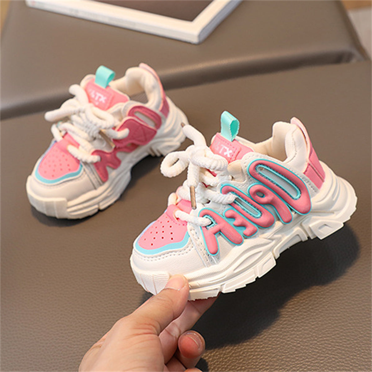 Barbie style color matching letters soft sole non-stuffy sports shoes for children's girls in spring and autumn