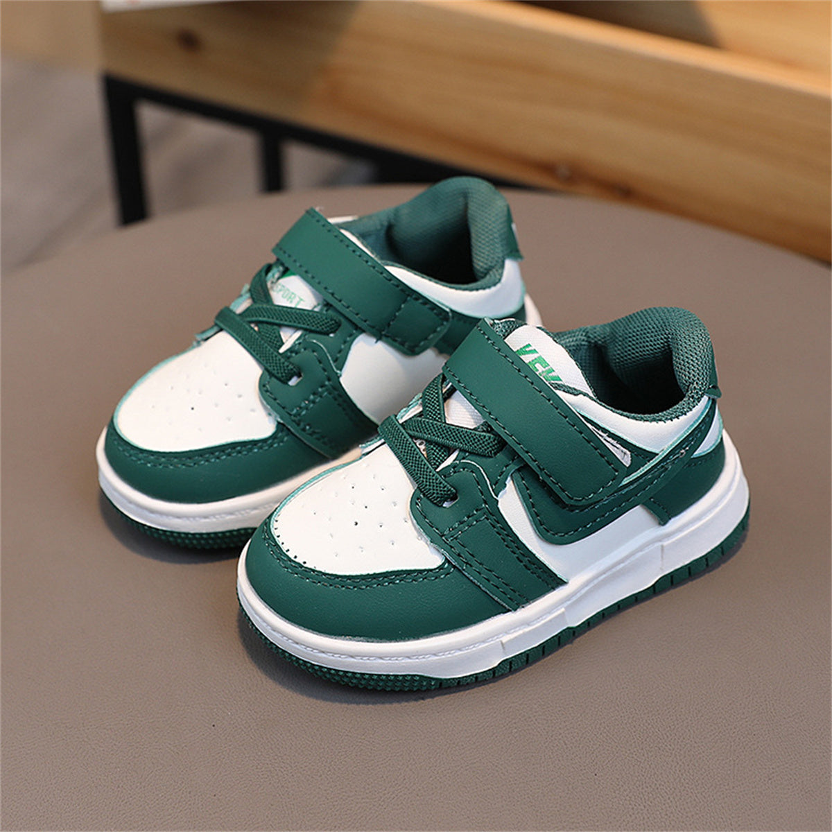 Children's and boys' autumn color matching casual style low-top sneakers