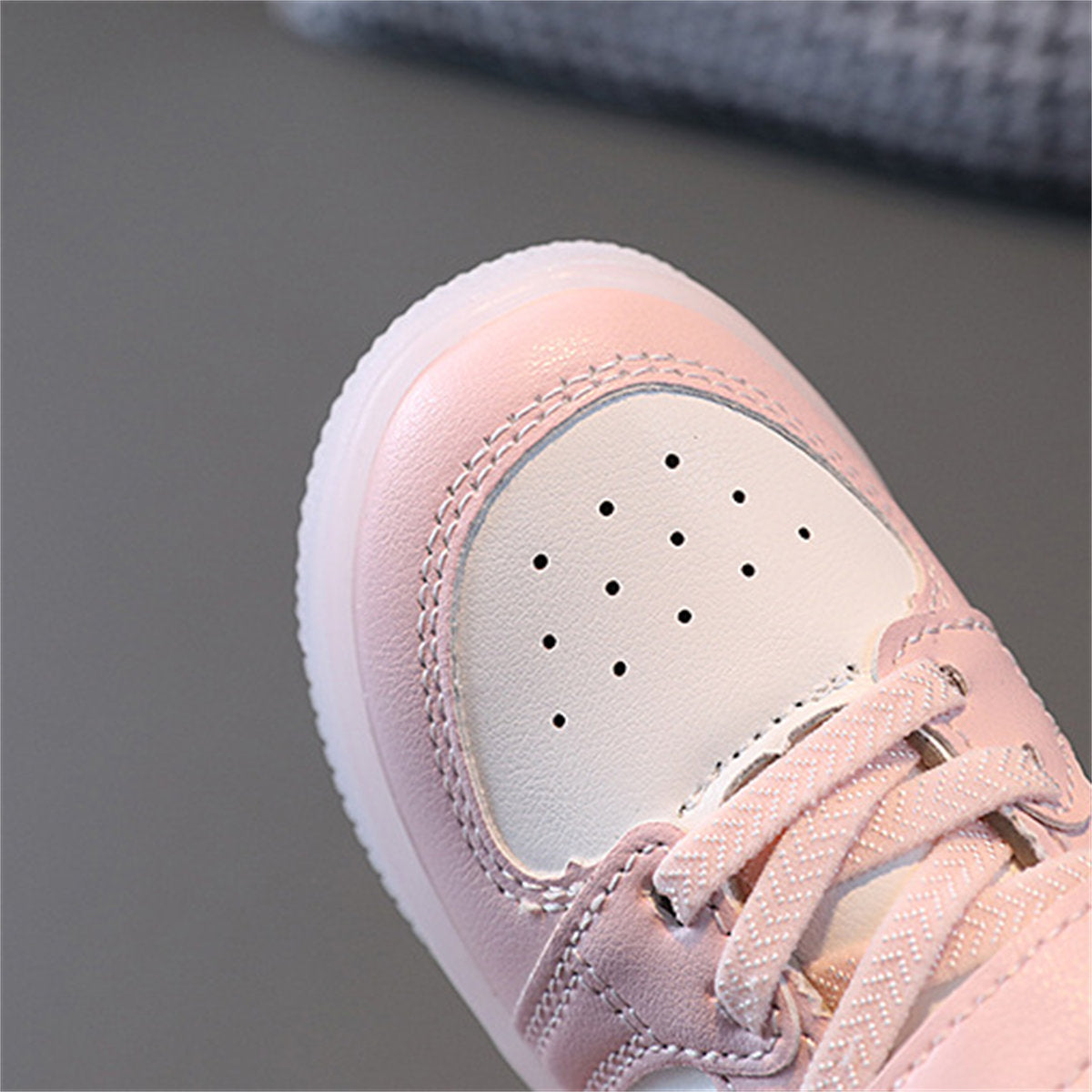 Simple and elegant luminous LED soft-soled high-top sneakers for children and boys