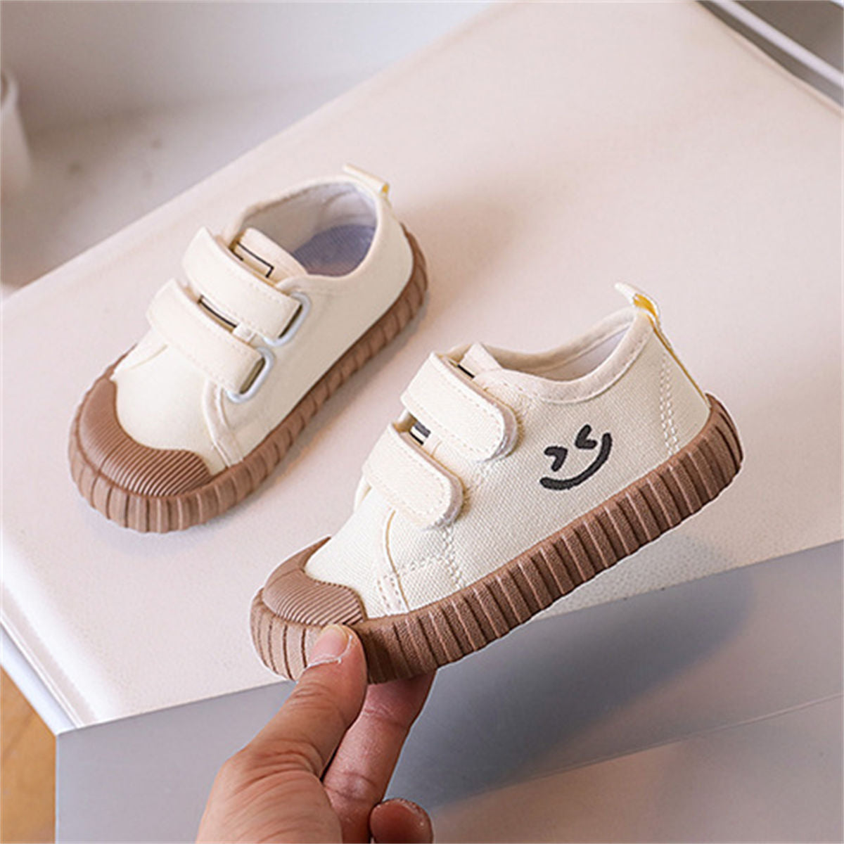 Children's and boys' smiley face colorful casual low-top canvas shoes