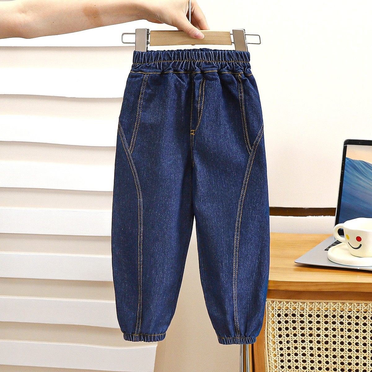 New jeans for boys and girls, versatile, fashionable and handsome jeans, stylish loose leggings