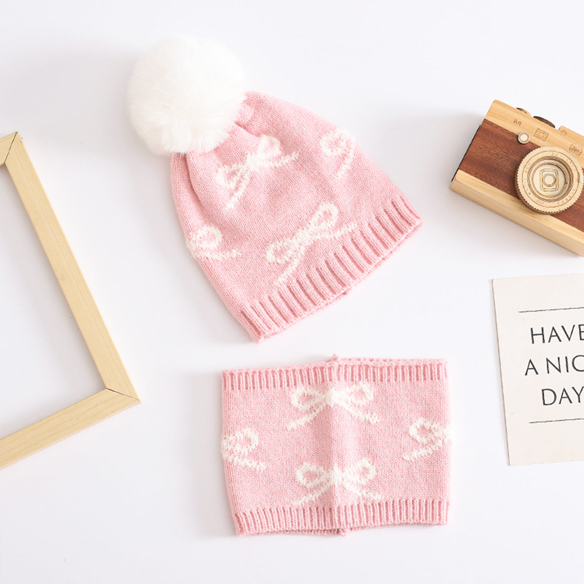 Children's woolen hat and neck set