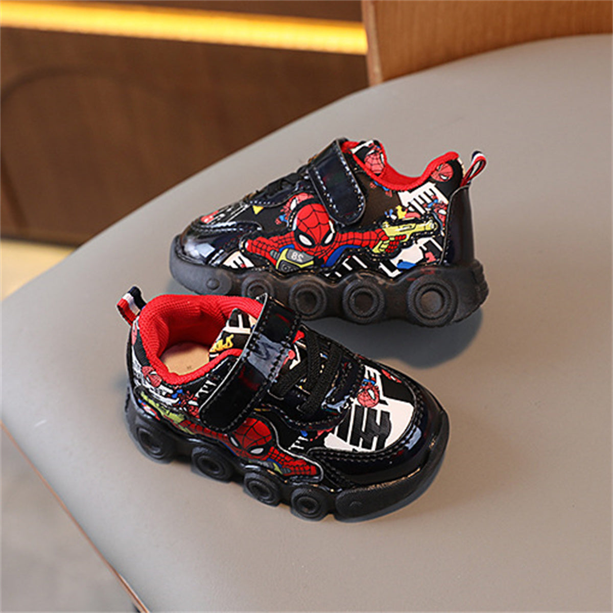 Children's luminous Spider-Man cartoon pattern sneakers