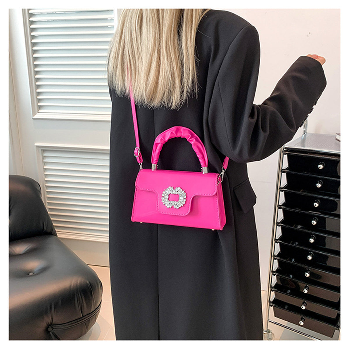 Women's fashion elegant style simple banquet party style small square bag crossbody bag