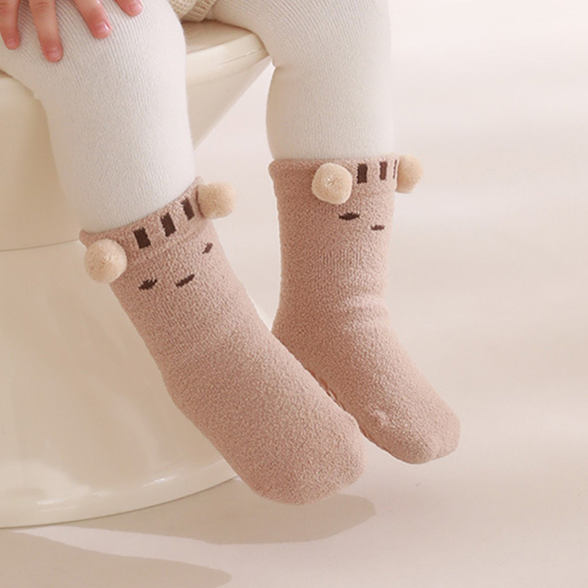 Children's cute doll embroidered pattern socks