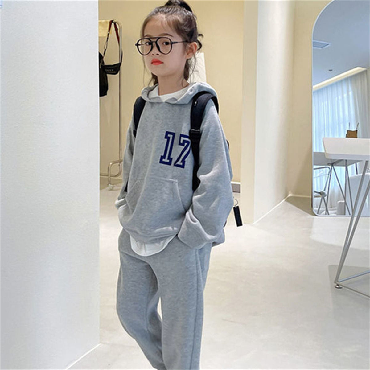 Autumn simple sports style solid color sweater suit for middle and large girls