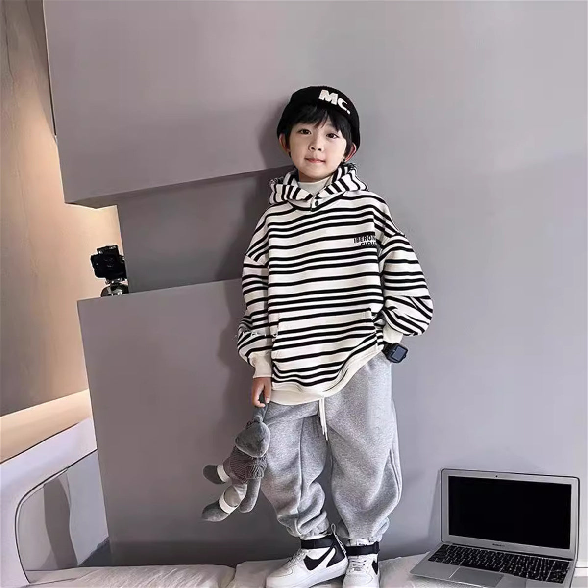 Boys' Sports High Fashion Striped Sweatshirt Set