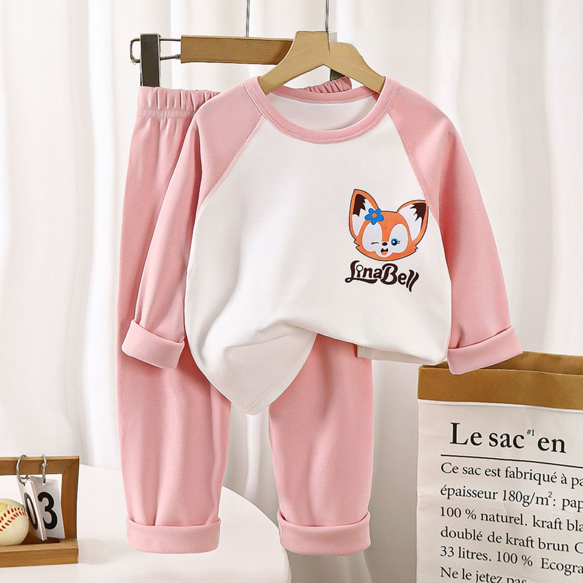 Children&#39;s autumn and winter home clothes