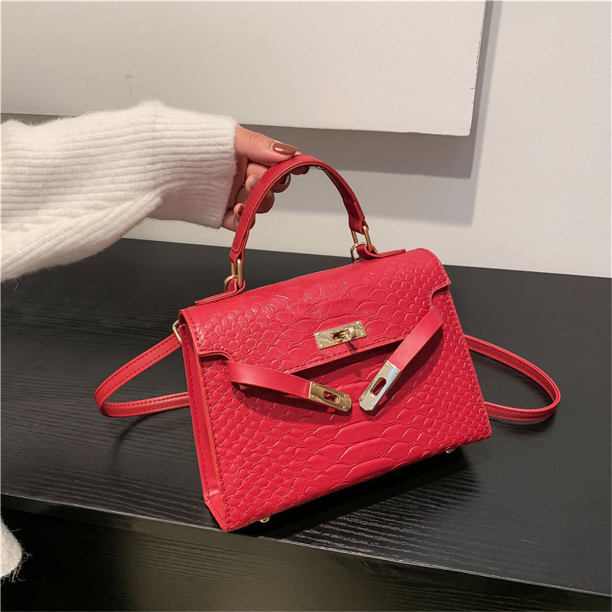 Ladies high-end versatile crossbody solid color shoulder bag