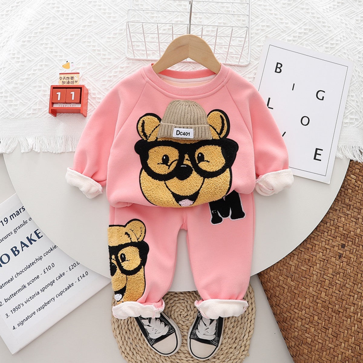 Winter wear plus velvet glasses bear sweater suit cartoon plus velvet sports two-piece suit