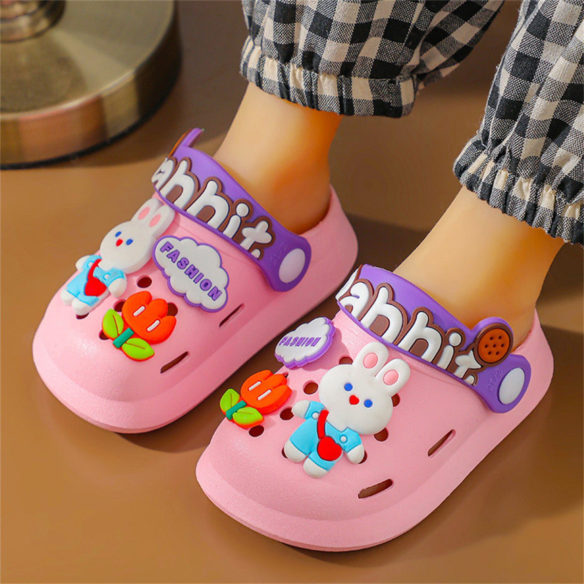 Cute cartoon baby non-slip girls' hole shoes