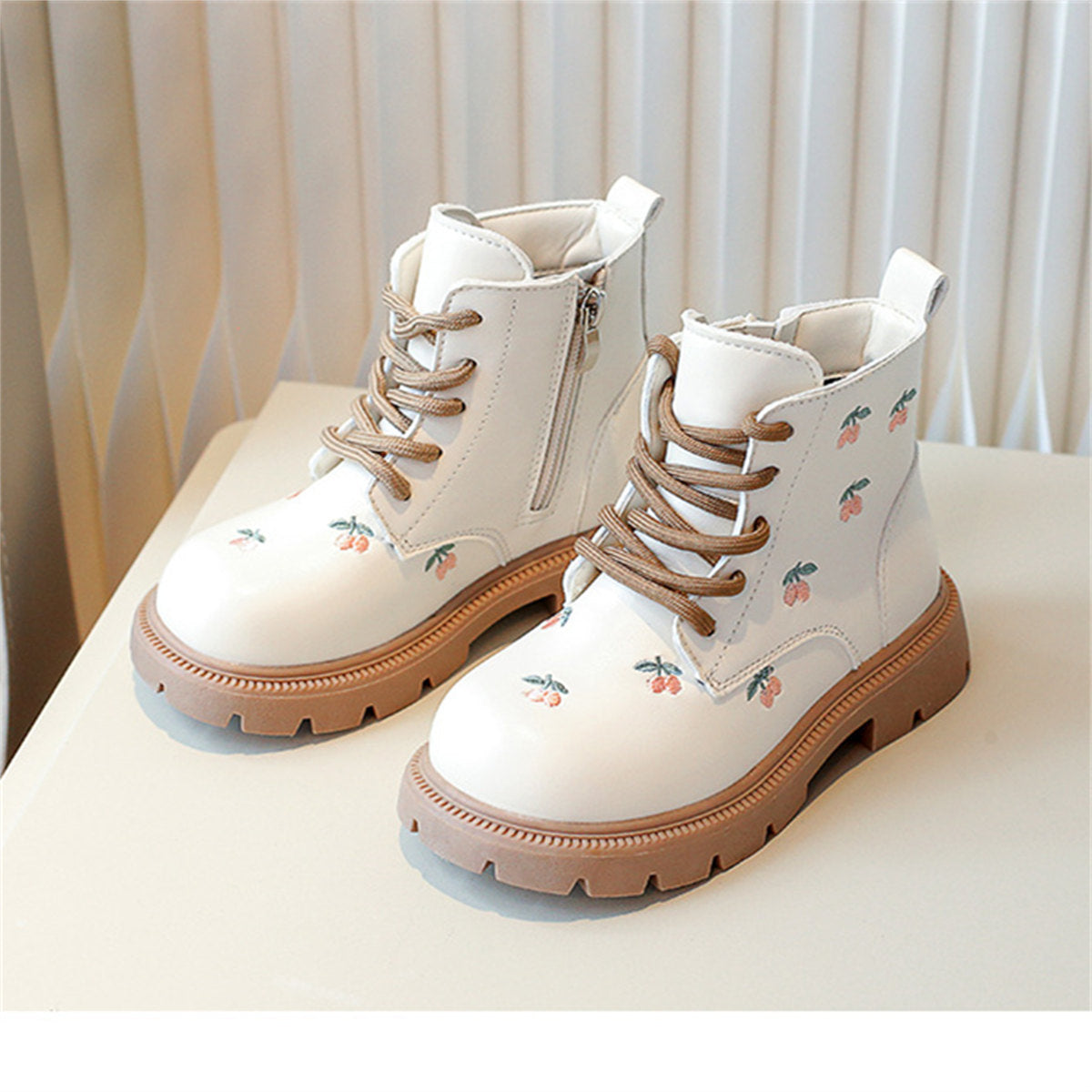 Sweet lady style embroidered waterproof and non-slip Martin boots for middle and large children