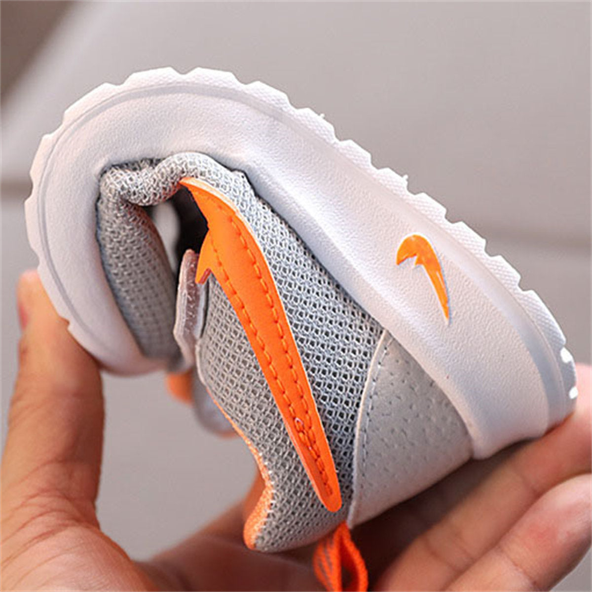 Children's solid color sports shoes