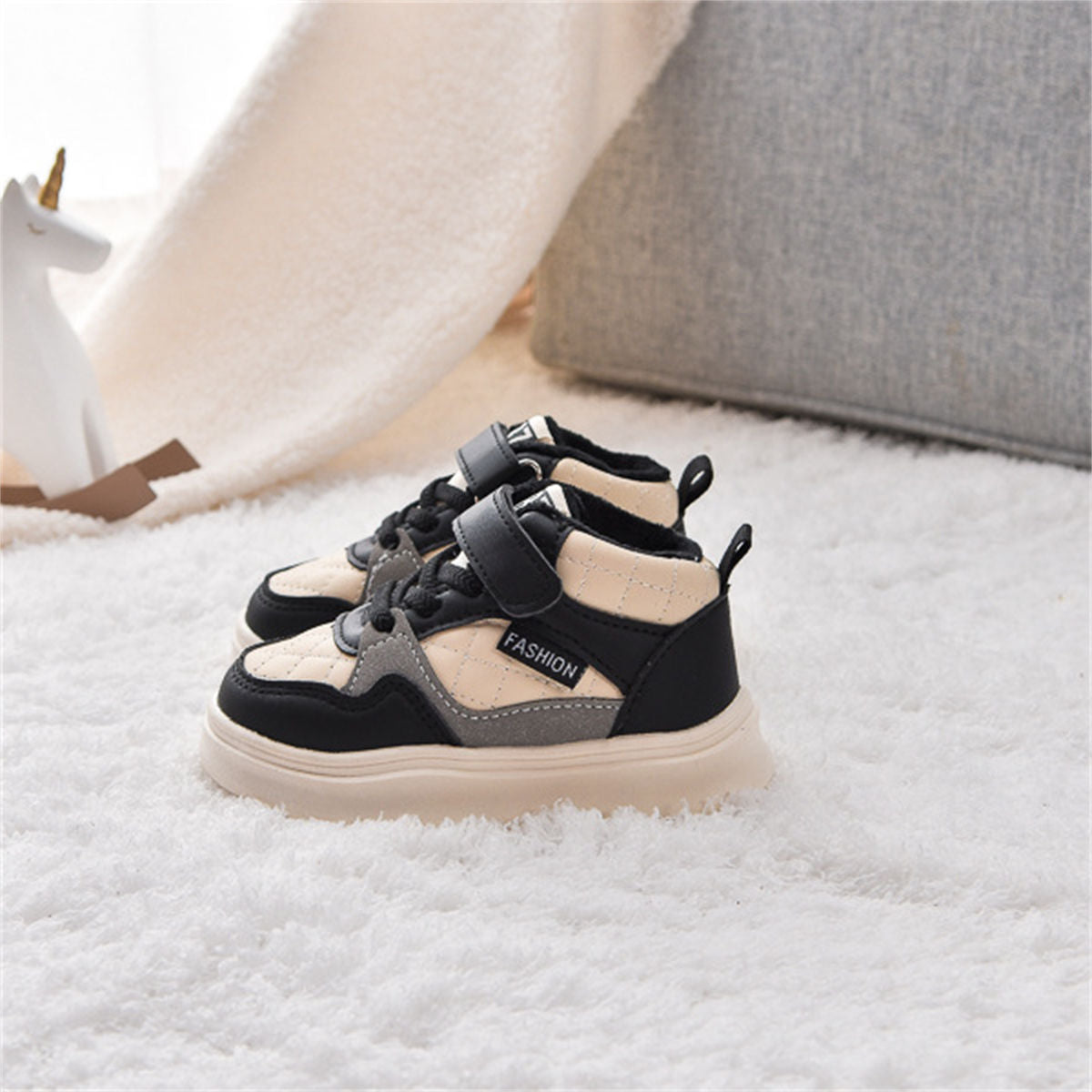 Children&#39;s and boys&#39; winter velvet color matching casual style waterproof warm high-top sneakers