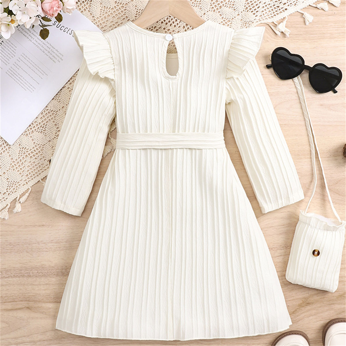 White long-sleeved lace dress for girls with waist and stripes