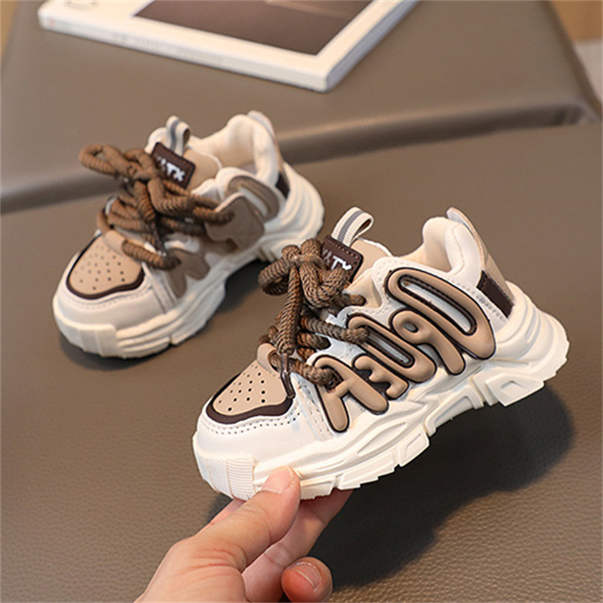 Barbie style color matching letters soft sole non-stuffy sports shoes for children's girls in spring and autumn