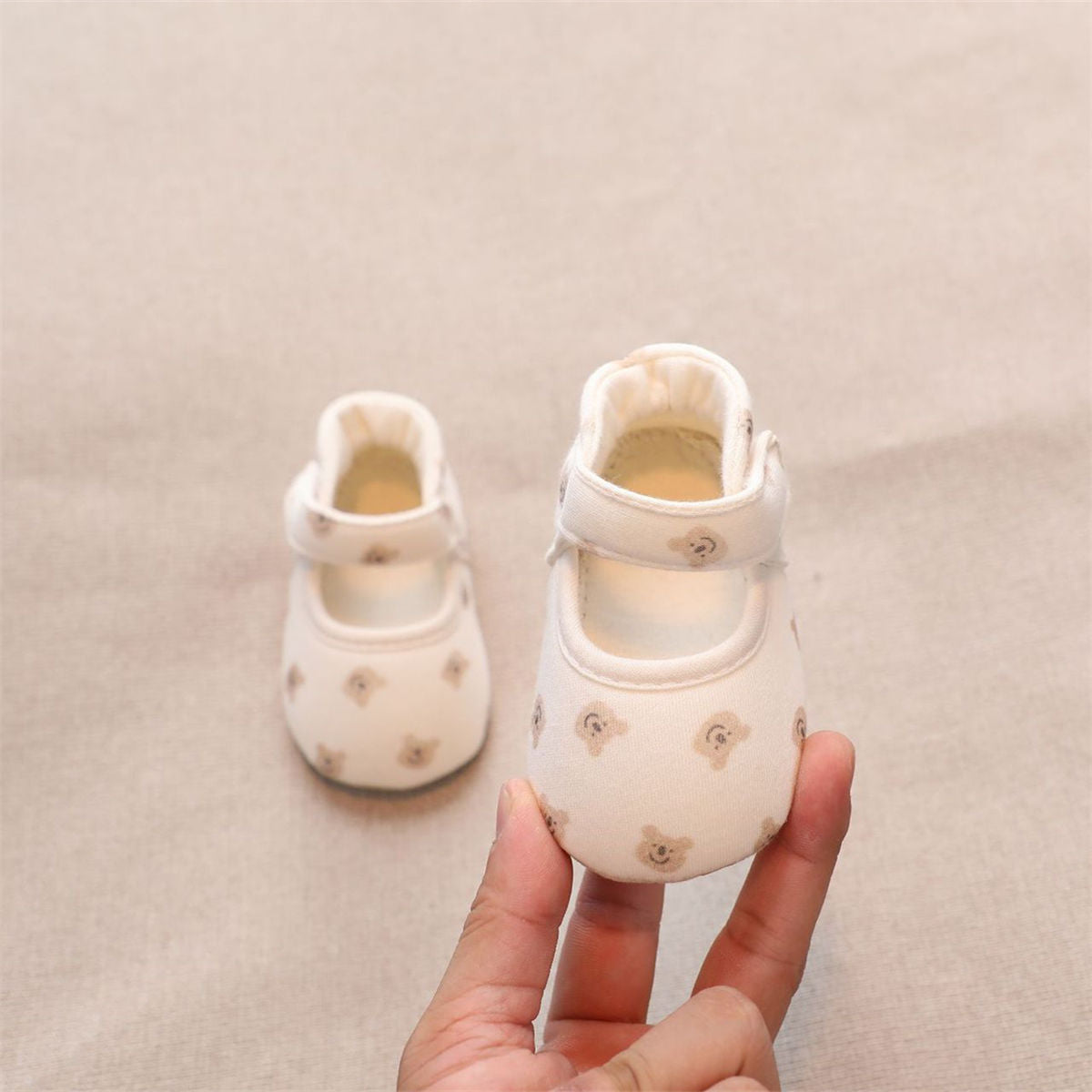 Cute bear soft-soled canvas shoes for infants and children