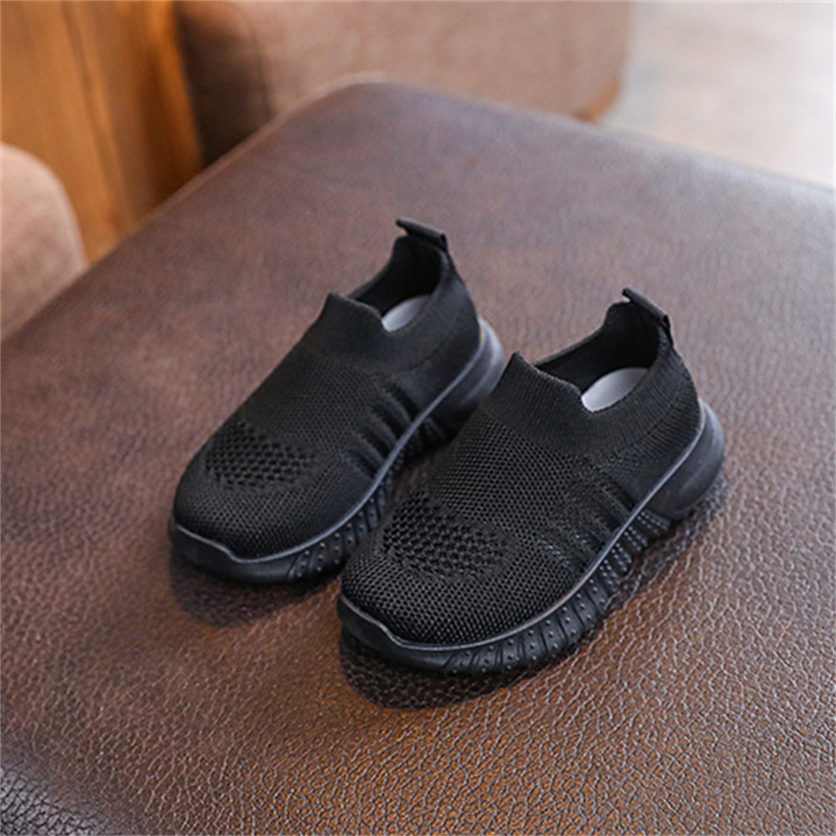 Children's solid color slip-on soft sole sports shoes