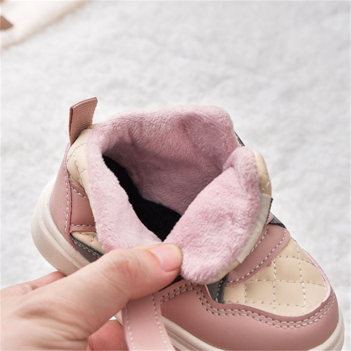 Children&#39;s and boys&#39; winter velvet color matching casual style waterproof warm high-top sneakers