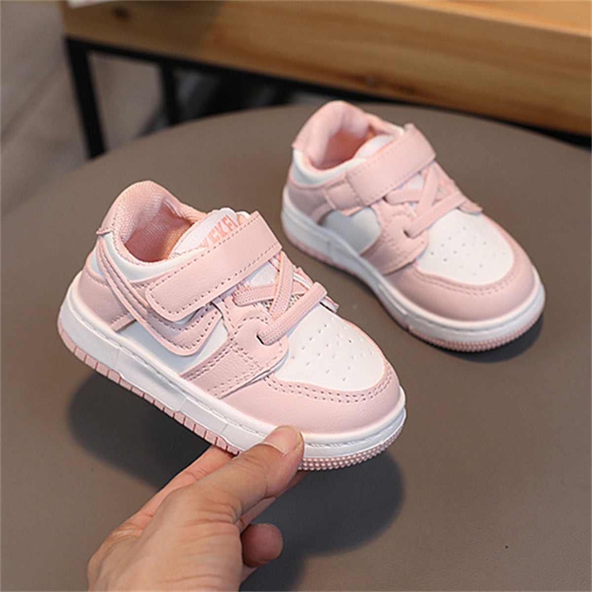 Children's and boys' autumn color matching casual style low-top sneakers