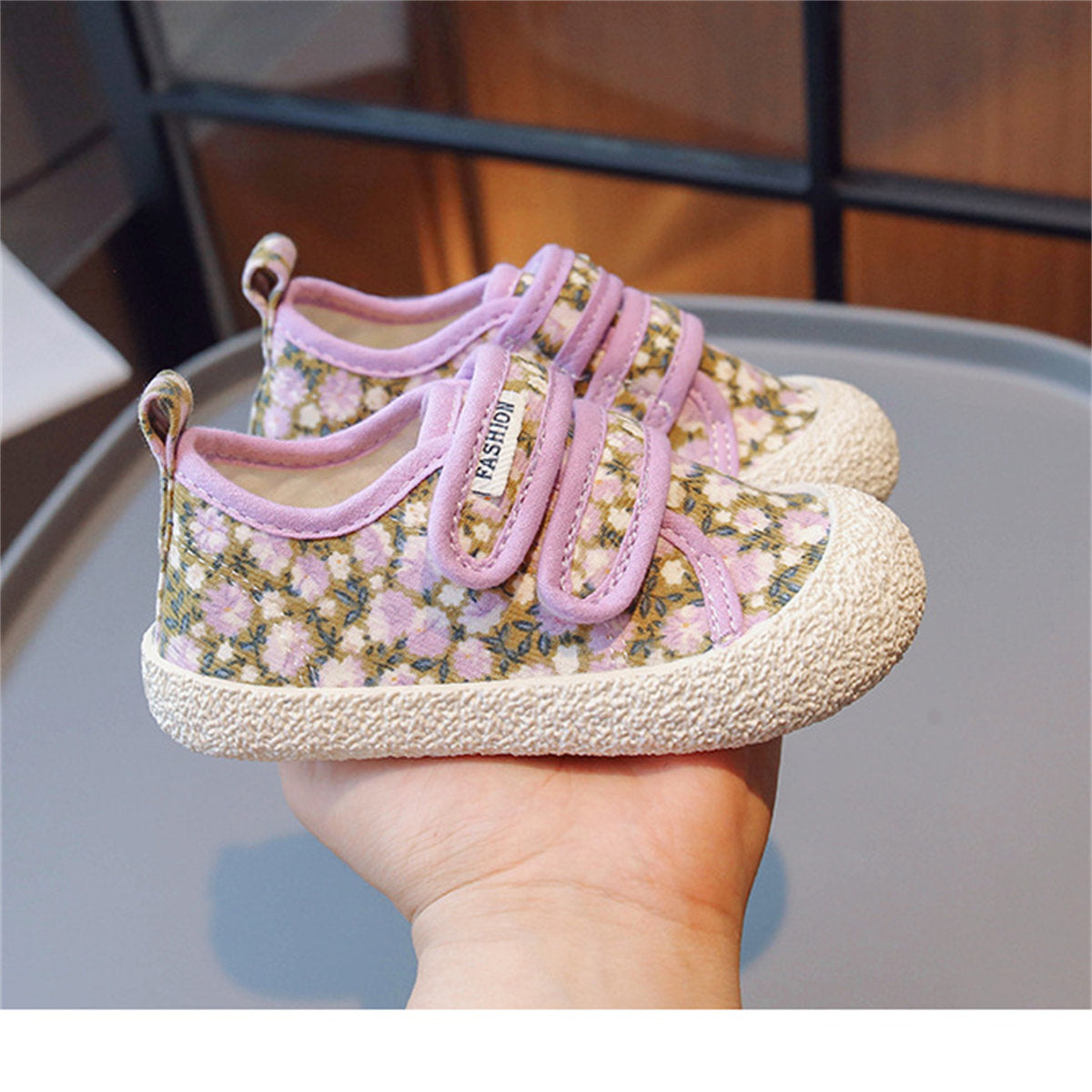 Children's and girls' cute casual style floral Velcro soft sole non-stuffy low-top canvas shoes