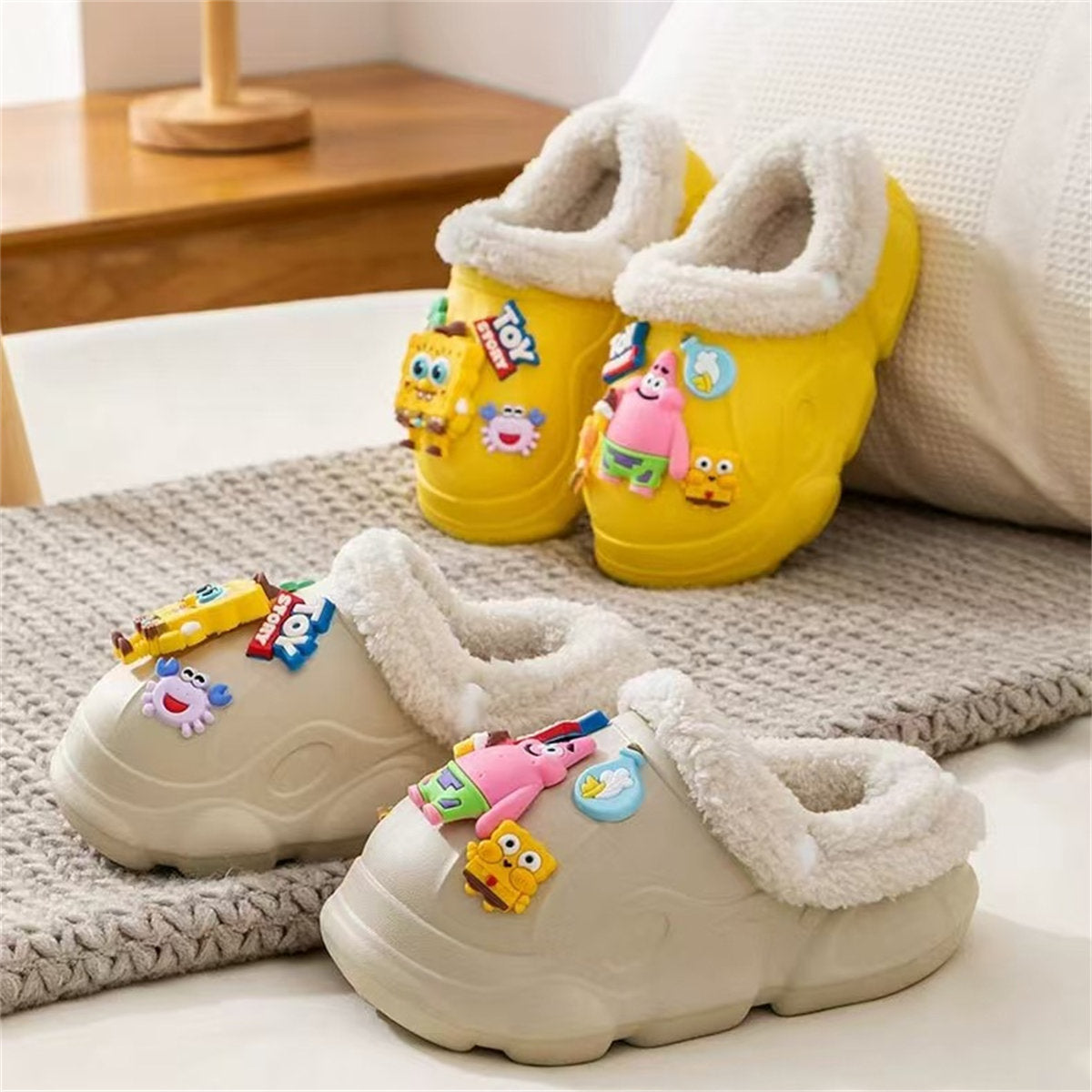 Children's autumn and winter boys and girls' SpongeBob SquarePants plush warm furry shoes non-slip soft bottom closed toe cotton slippers