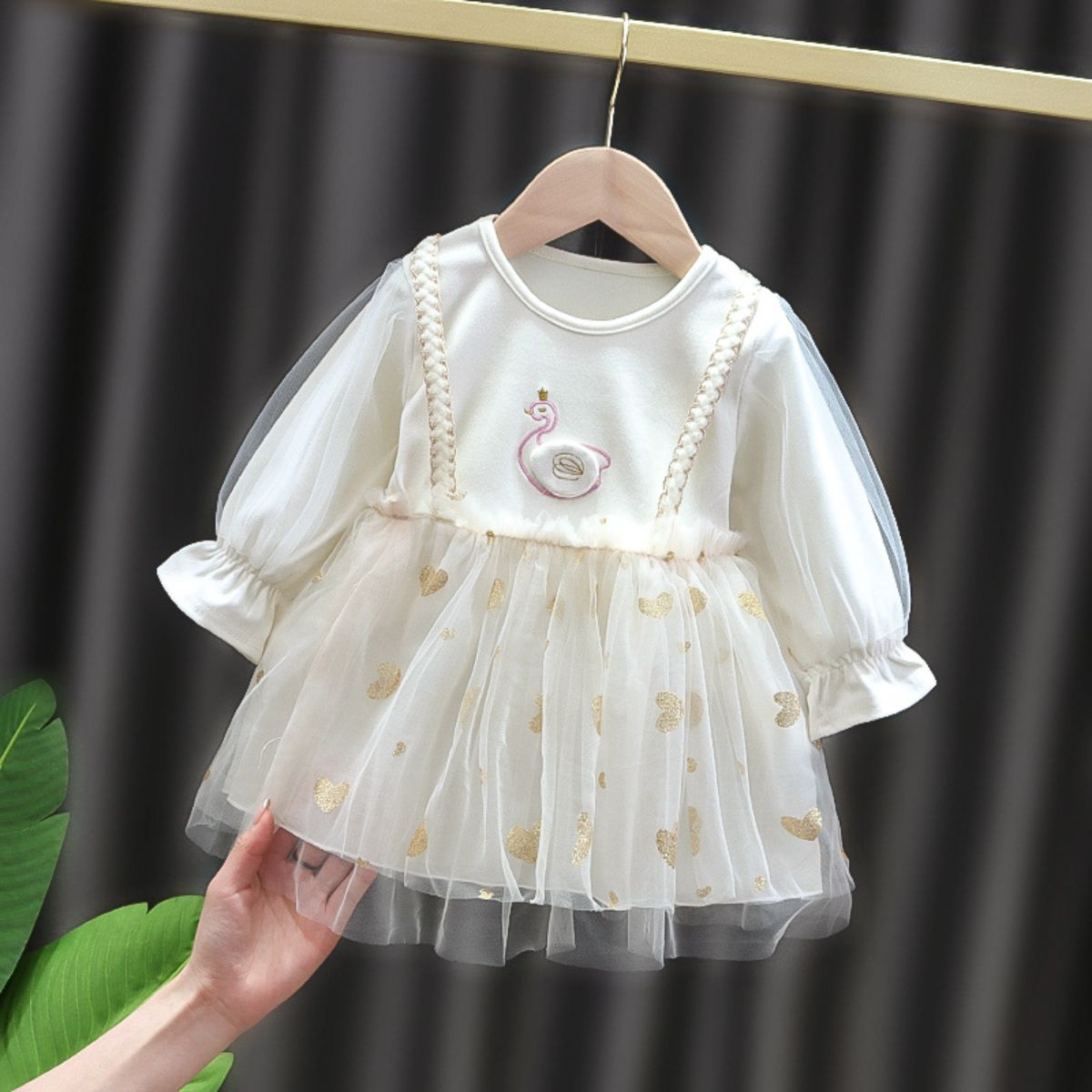 New style princess dress for baby girls in spring and autumn, long-sleeved children's dress for baby girls, mesh skirt