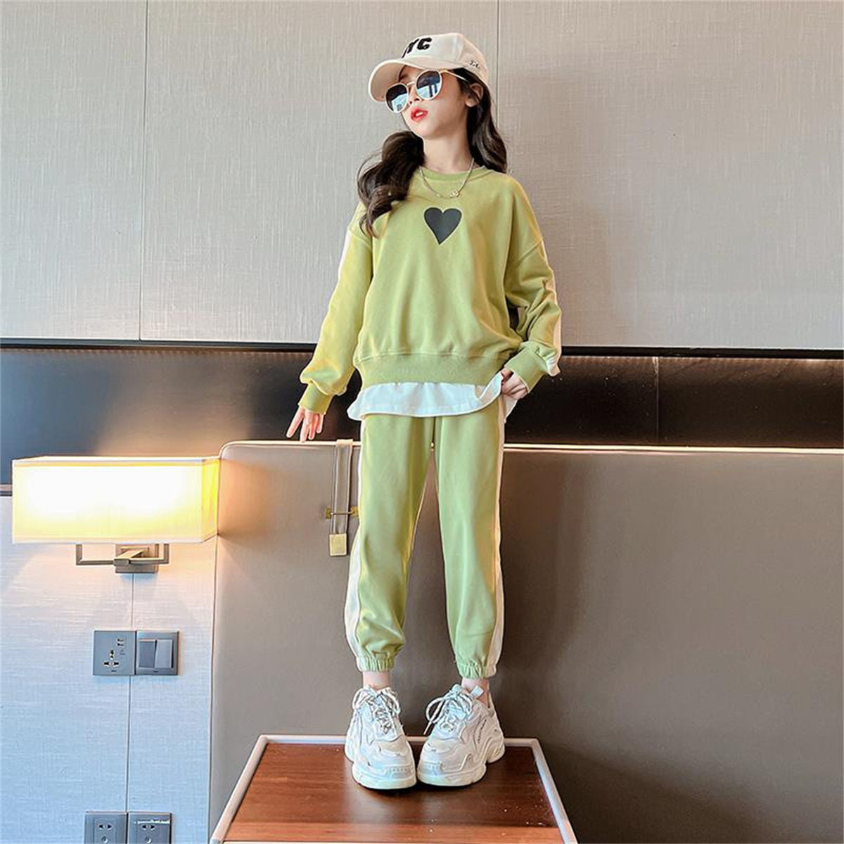 Cute autumn love sports style T-shirt suit for middle and large children and girls