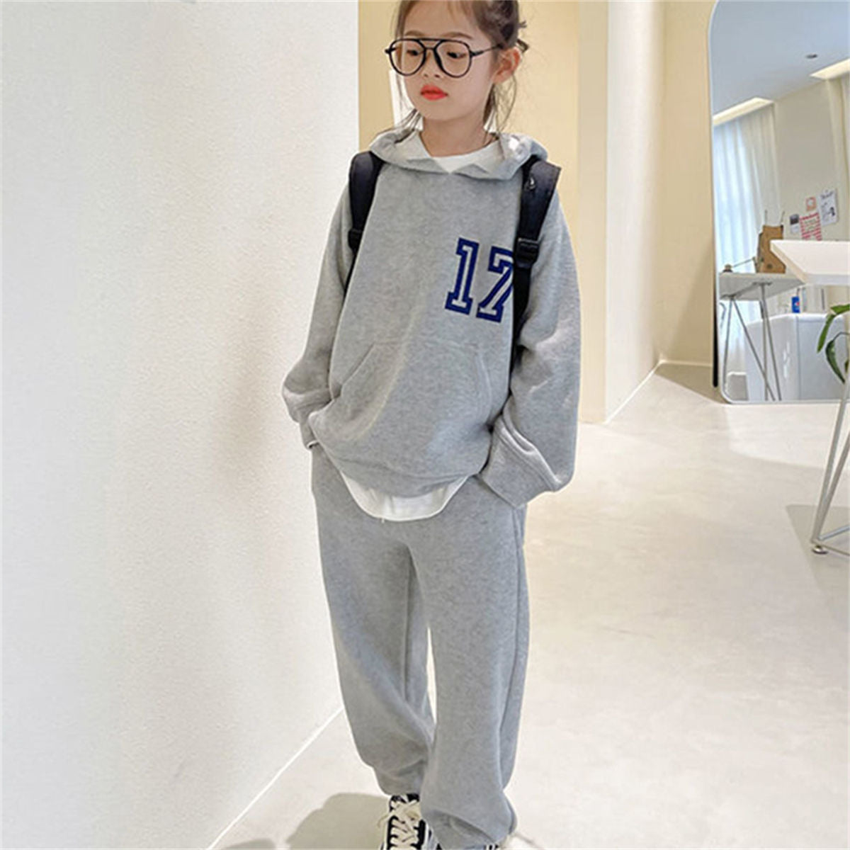 Autumn simple sports style solid color sweater suit for middle and large girls