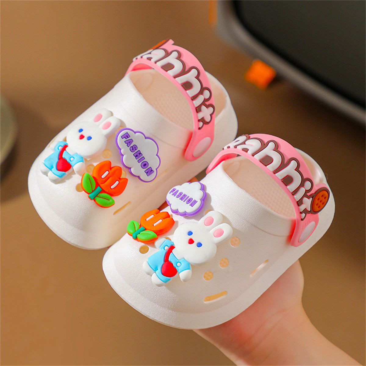 Cute cartoon baby non-slip girls' hole shoes