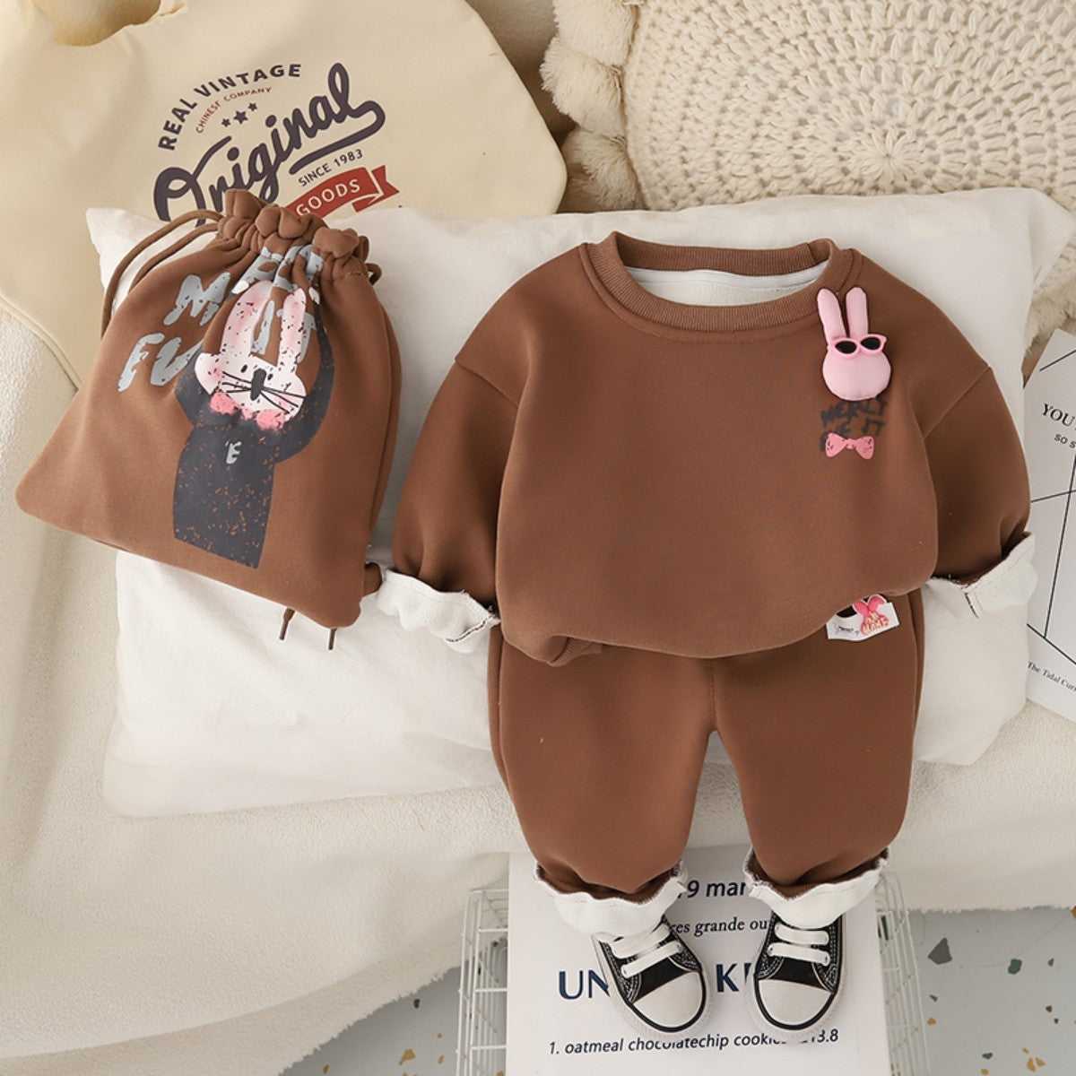 Baby girl plus velvet winter clothes late autumn new little girl one-piece velvet round neck sweater three-piece warm children's clothing