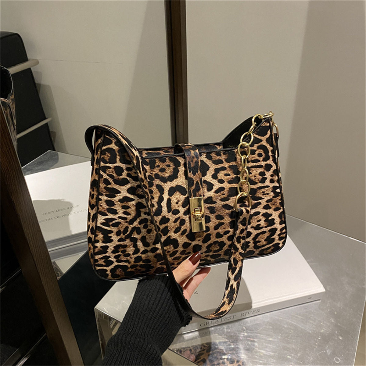 Women&#39;s high-end trendy all-match leopard print shoulder bag