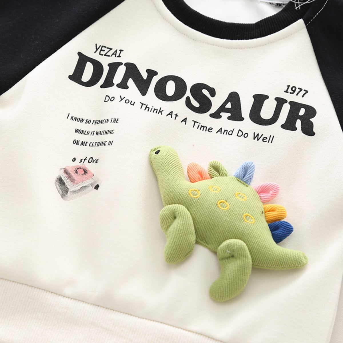 Boys autumn round neck clothing suit new small and medium-sized children's baby three-dimensional cartoon dinosaur sweater two-piece suit